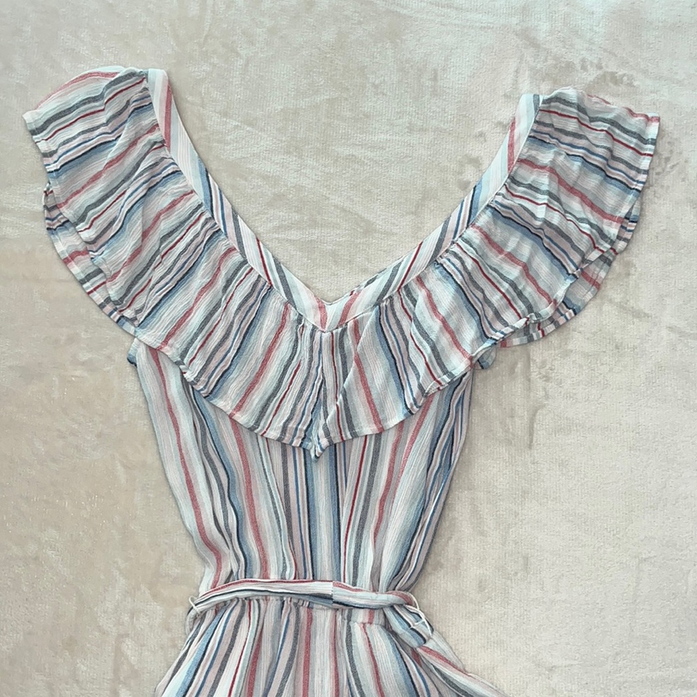 AE Double V Ruffle Romper - Picture 7 of 12